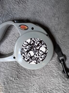 Gray Retractable Dog Leash with Black & White Skull Design